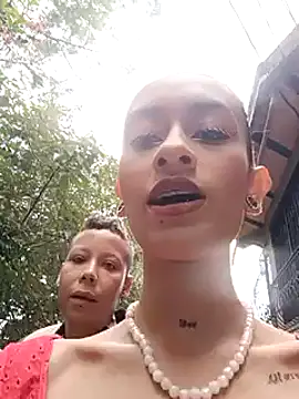 Rob and lizzy online show from December 10, 2024, 1:22 pm