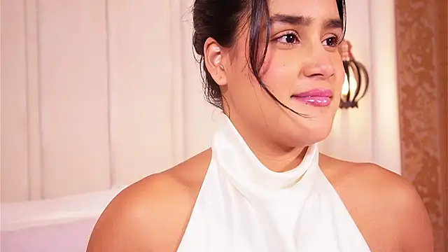 bonniekim  online show from October 1, 2025, 11:33 pm