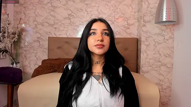 Leiaa  online show from December 15, 2024, 12:18 am