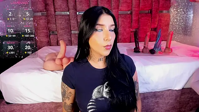 Leiaa  online show from May 10, 2026, 1:33 am