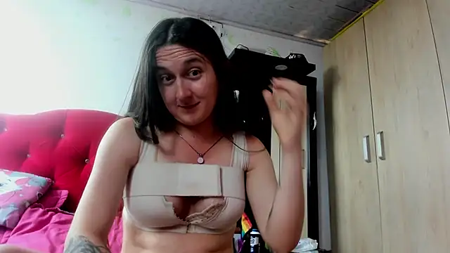 Snapshot of Sweet-Suck69 chatting on September 14, 2025, 9:36 pm Sweet-Suck69 online show from September 14, 2025, 9:36 pm