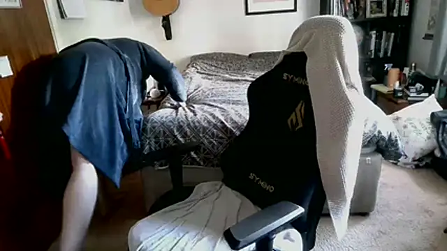 Hairy Guy30 online show from May 14, 2026, 3:41 pm