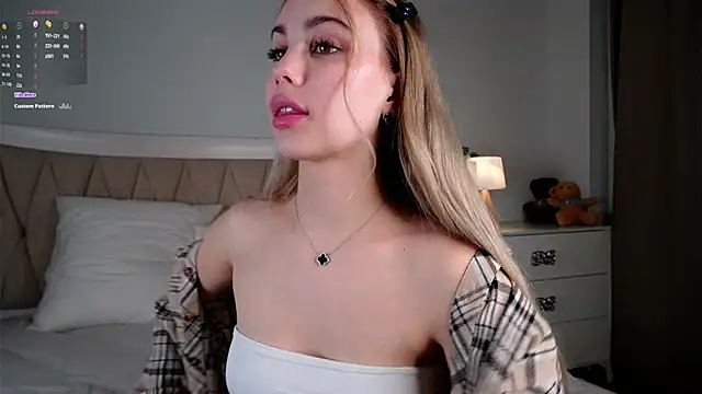 LillianLester online show from February 22, 2025, 1:11 am