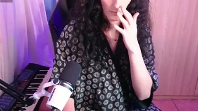 Snapshot of MemiKouki chatting on March 25, 2026, 11:33 pm MemiKouki online show from March 25, 2026, 11:33 pm