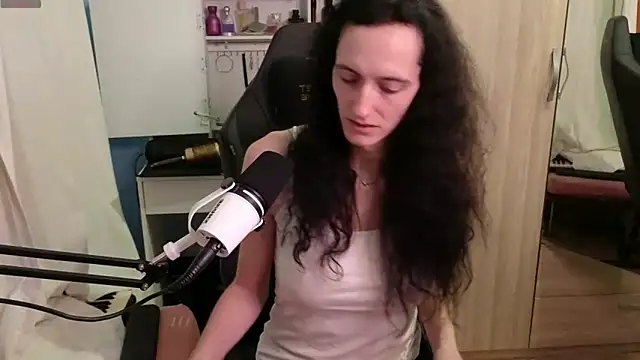 Snapshot of MemiKouki chatting on March 30, 2026, 7:04 pm MemiKouki online show from March 30, 2026, 7:04 pm