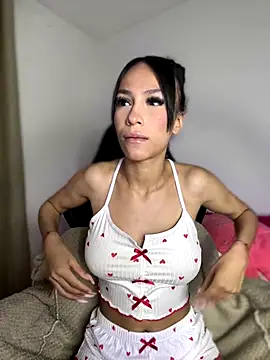 Miaa love6969 online show from October 17, 2025, 11:51 pm