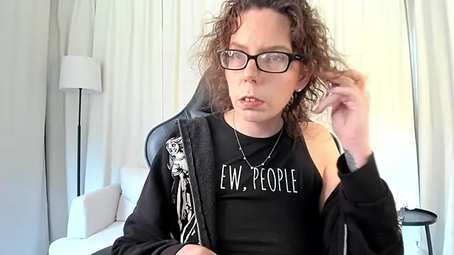 SaraDesirexo online show from April 1, 2026, 12:17 pm