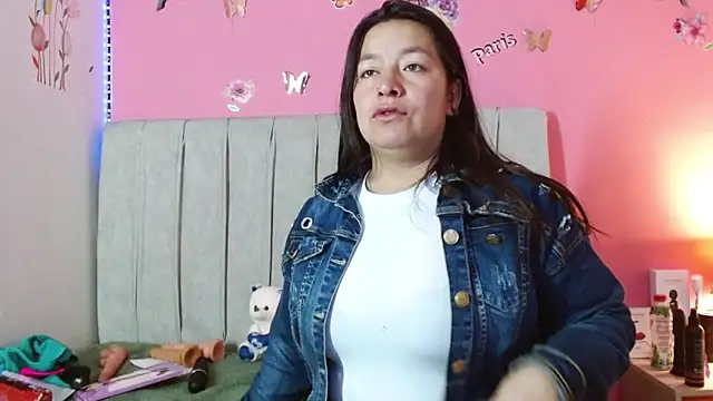 monickhot303av online show from September 17, 2025, 5:20 am