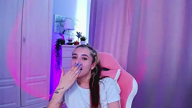 DarlaLike online show from February 22, 2025, 8:29 am