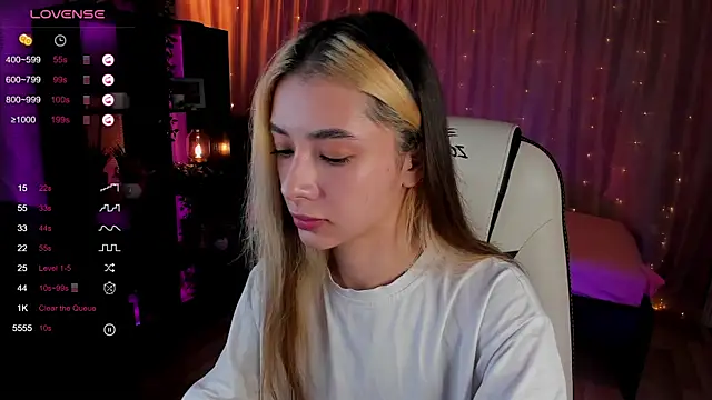 DarlaLike online show from March 3, 2025, 5:42 am