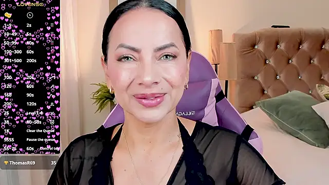 veronika naughty online show from September 12, 2025, 2:39 pm