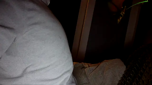 donhulio482 online show from February 18, 2025, 2:16 am