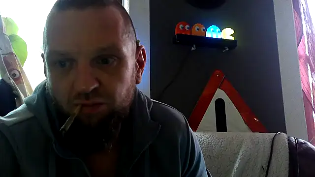 donhulio482 online show from March 2, 2025, 9:42 am