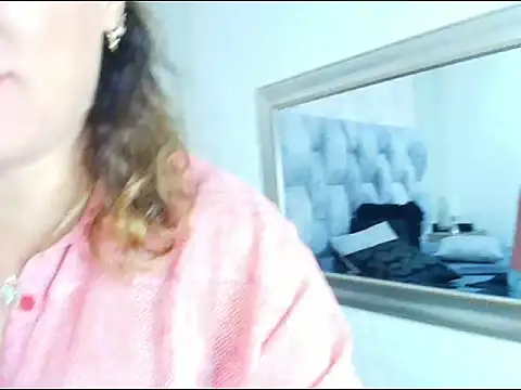 charlotte  G online show from September 22, 2025, 11:12 am