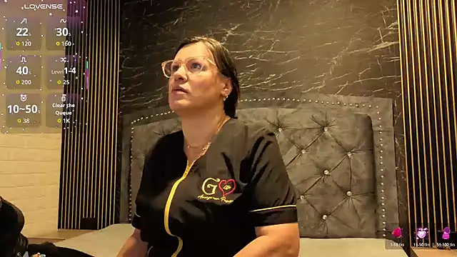 charlotte  G online show from November 19, 2025, 10:59 am