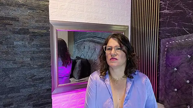 charlotte  G online show from March 4, 2026, 11:27 am