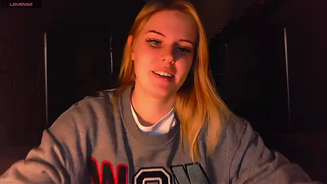 VoluptuousDreams online show from February 2, 2025, 7:04 pm