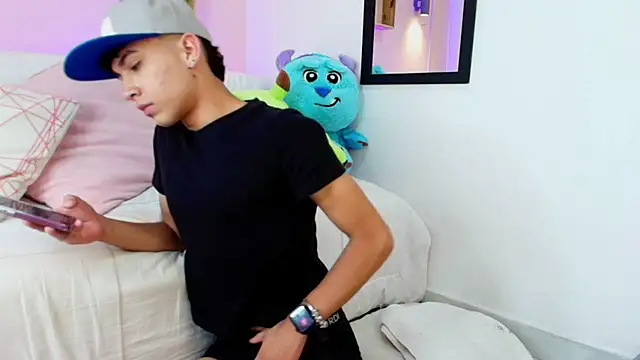 Niico Cruz online show from March 1, 2025, 4:37 am