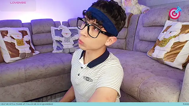 Niico Cruz online show from December 3, 2025, 5:04 am