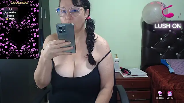 hairyglad69 online show from February 28, 2025, 2:20 pm