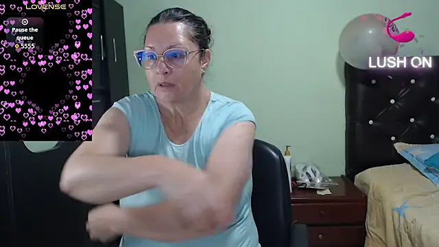 hairyglad69 online show from September 12, 2025, 7:47 pm