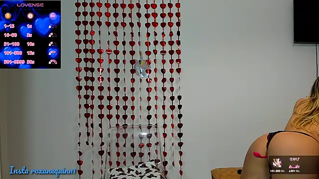 roxannequin66 online show from February 12, 2025, 7:35 pm