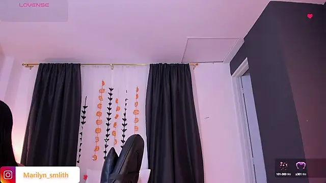 MarilynSmIith online show from October 17, 2025, 11:35 am