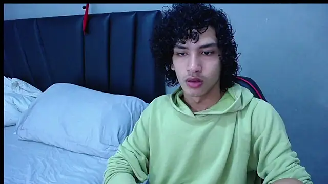 Tayronx33 online show from October 19, 2025, 6:30 pm