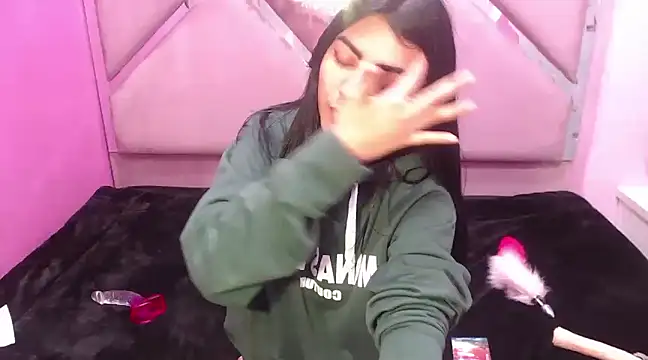 Snapshot of IsisRouse chatting on January 9, 2025, 7:31 am IsisRouse online show from January 9, 2025, 7:31 am