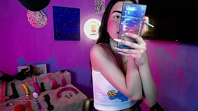 Snapshot of IsisRouse chatting on September 22, 2025, 9:06 pm IsisRouse online show from September 22, 2025, 9:06 pm