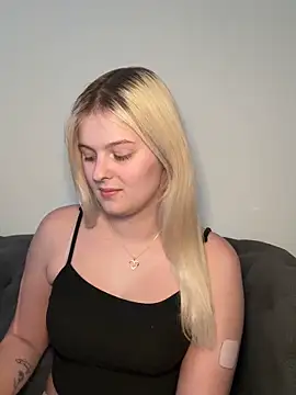 Allylove03 online show from February 9, 2026, 3:16 pm