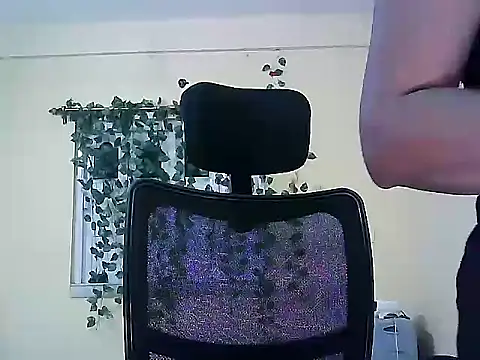 Model-Tanya online show from February 1, 2026, 12:59 pm