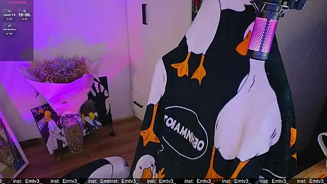 Snapshot of Emili1- chatting on November 15, 2025, 5:20 pm Emili1- online show from November 15, 2025, 5:20 pm