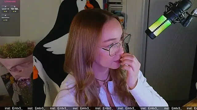 Emili1- online show from November 25, 2025, 1:44 pm