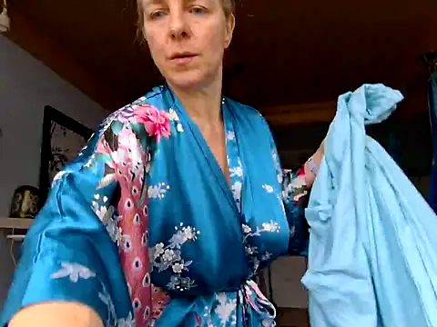 Snapshot of FrauleinSchmitt chatting on November 10, 2025, 11:31 am FrauleinSchmitt online show from November 10, 2025, 11:31 am