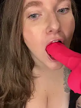Snapshot of goodgirllolagrey chatting on October 10, 2025, 12:09 am goodgirllolagrey online show from October 10, 2025, 12:09 am