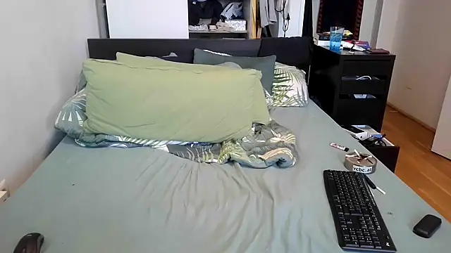 Marconudeboi online show from March 1, 2026, 7:43 am