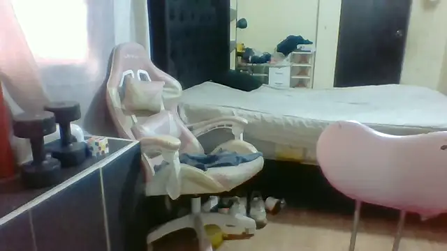 Snapshot of Jennxdolls chatting on February 13, 2025, 3:24 pm Jennxdolls online show from February 13, 2025, 3:24 pm