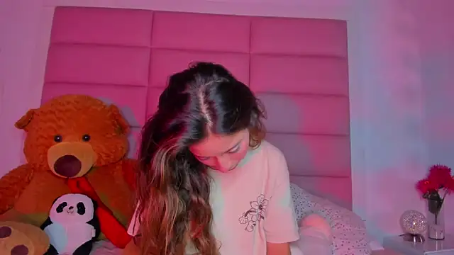 little-Emma online show from February 19, 2025, 3:06 am