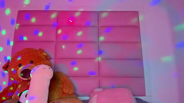 little-Emma online show from March 22, 2025, 3:09 am