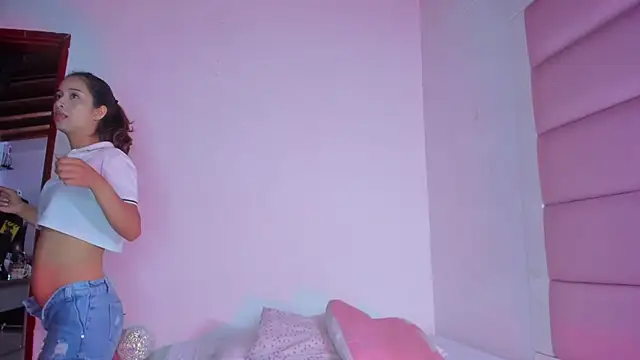 little-Emma online show from October 4, 2025, 3:15 am