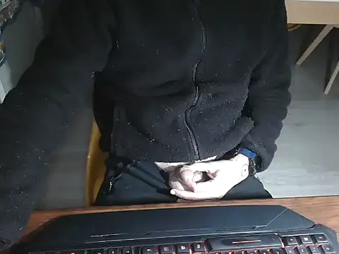 Snapshot of Adri_gard chatting on December 5, 2024, 8:55 pm Adri gard online show from December 5, 2024, 8:55 pm