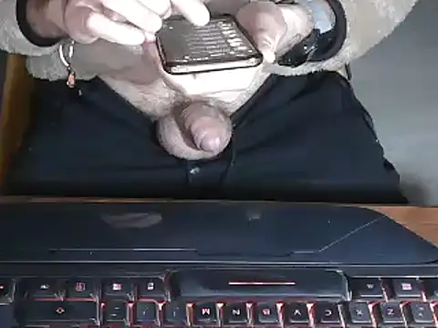 Snapshot of Adri_gard chatting on January 30, 2025, 8:53 pm Adri gard online show from January 30, 2025, 8:53 pm