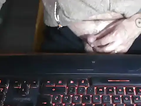 Snapshot of Adri_gard chatting on January 31, 2025, 9:05 pm Adri gard online show from January 31, 2025, 9:05 pm