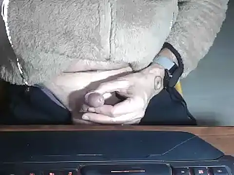 Snapshot of Adri_gard chatting on February 7, 2025, 9:26 pm Adri gard online show from February 7, 2025, 9:26 pm