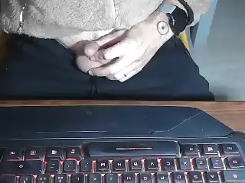 Snapshot of Adri_gard chatting on February 9, 2025, 8:45 pm Adri gard online show from February 9, 2025, 8:45 pm