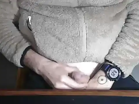 Snapshot of Adri_gard chatting on February 17, 2025, 8:26 pm Adri gard online show from February 17, 2025, 8:26 pm