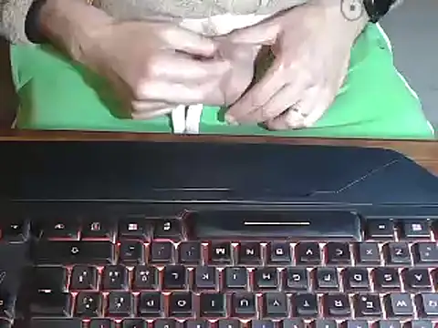 Snapshot of Adri_gard chatting on March 10, 2025, 8:45 pm Adri gard online show from March 10, 2025, 8:45 pm