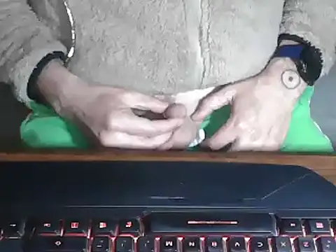 Snapshot of Adri_gard chatting on March 21, 2025, 9:23 pm Adri gard online show from March 21, 2025, 9:23 pm