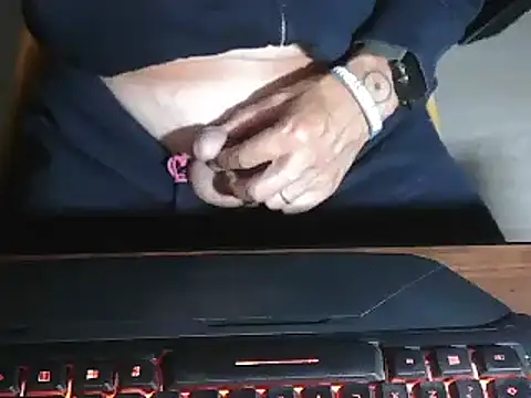 Snapshot of Adri_gard chatting on October 1, 2025, 8:59 pm Adri gard online show from October 1, 2025, 8:59 pm